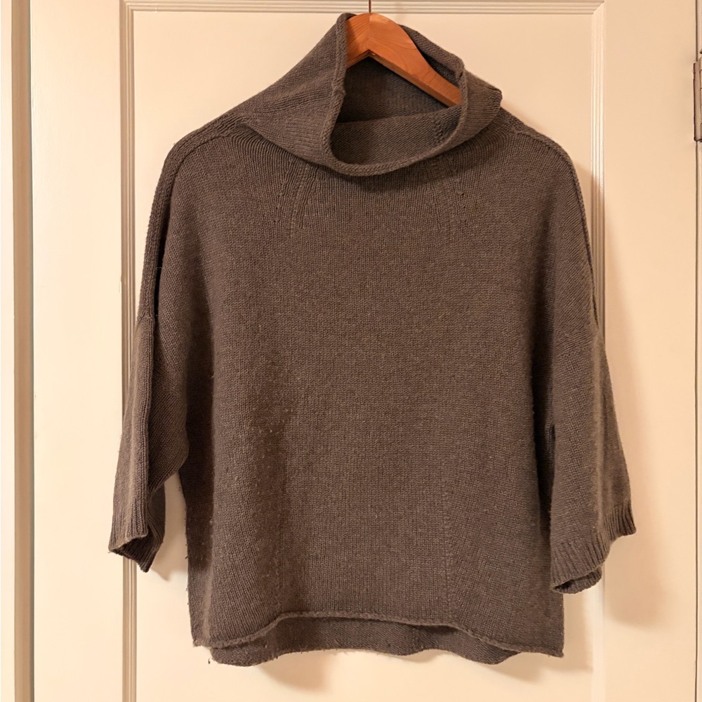 Italian Cashmere Sweater in Charcoal Gray